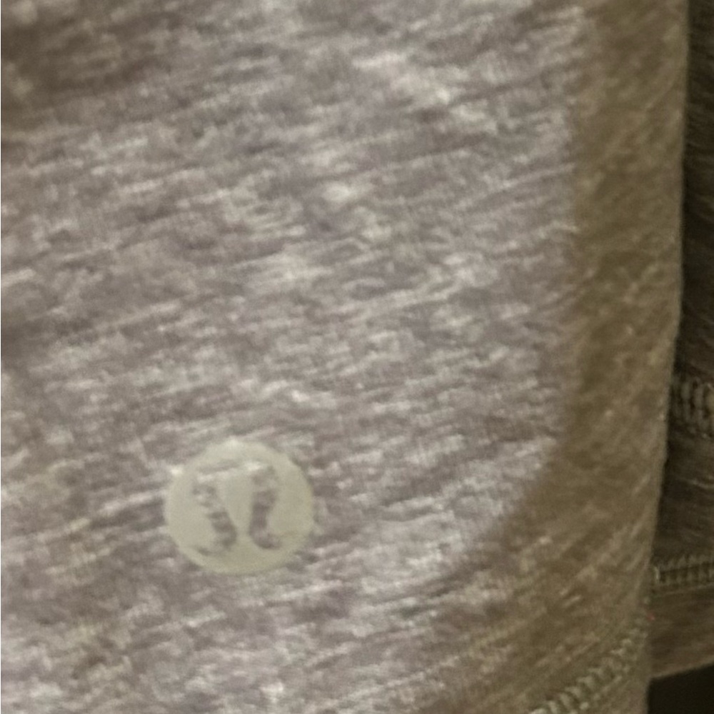 Lululemon size 8 tank with built in bra in good condition - Picture 4 of 4